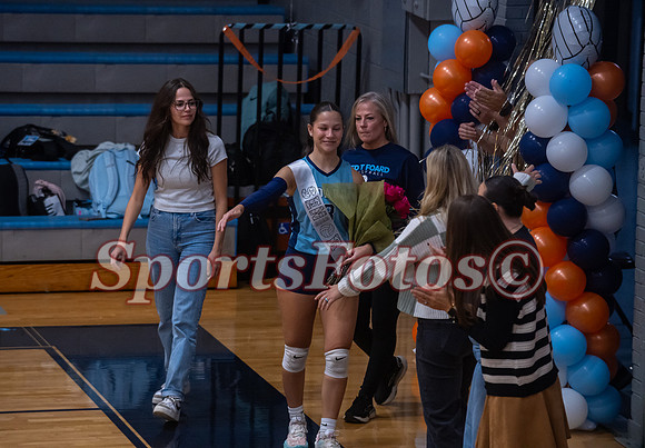 FTF Varsity Seniors VB5 vs N Lincoln-100