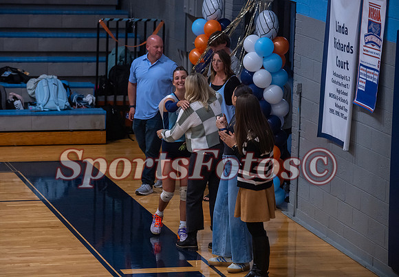 FTF Varsity Seniors VB5 vs N Lincoln-111