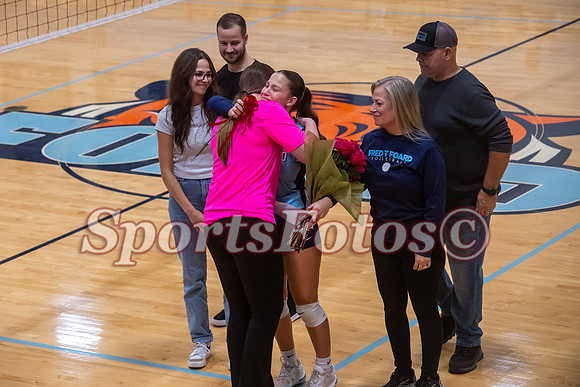 FTF Varsity Seniors VB5 vs N Lincoln-103