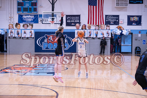 FTF26 Varsity Girls7 vs N Lincoln-108