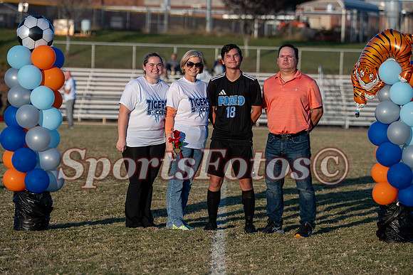 FTF26 Varsity MSoc Seniors-107