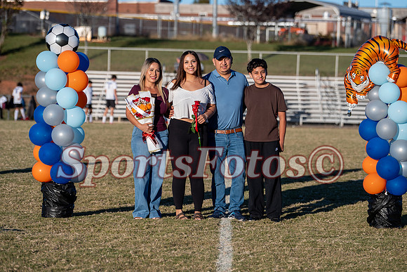 FTF26 Varsity MSoc Seniors-101