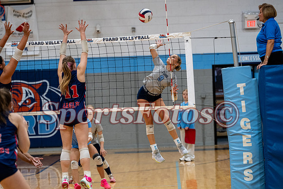FTF26 Varsity VB9 vs Lincoln Charter-110