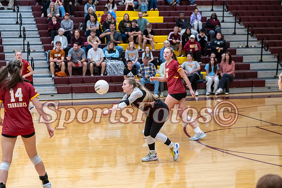 HHS26 VB1 vs Carson-104