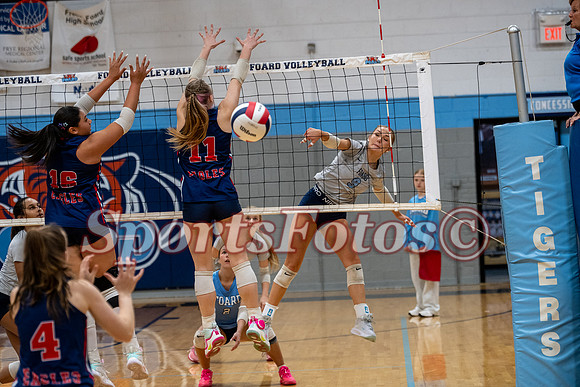 FTF26 Varsity VB9 vs Lincoln Charter-112