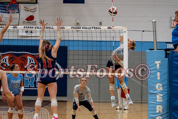 FTF26 Varsity VB9 vs Lincoln Charter-104