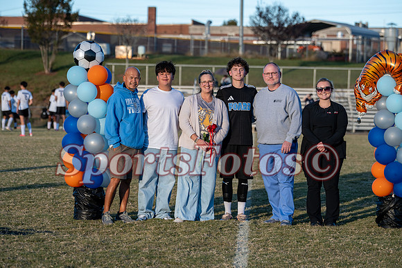 FTF26 Varsity MSoc Seniors-106