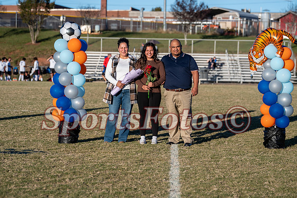 FTF26 Varsity MSoc Seniors-100