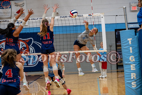 FTF26 Varsity VB9 vs Lincoln Charter-111