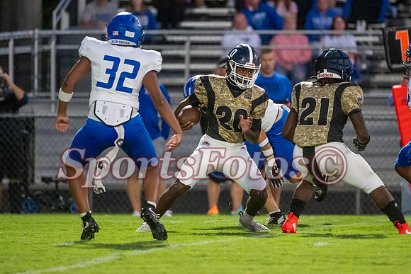 FTF26 Varsity FB2 vs Maiden-114