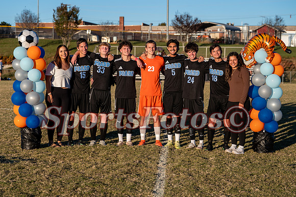 FTF26 Varsity MSoc Seniors-109