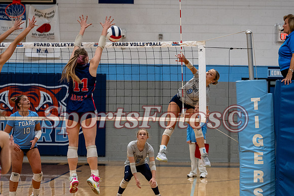 FTF26 Varsity VB9 vs Lincoln Charter-105