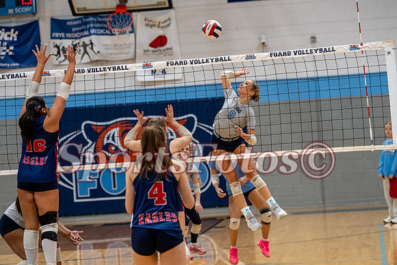 FTF26 Varsity VB9 vs Lincoln Charter-113