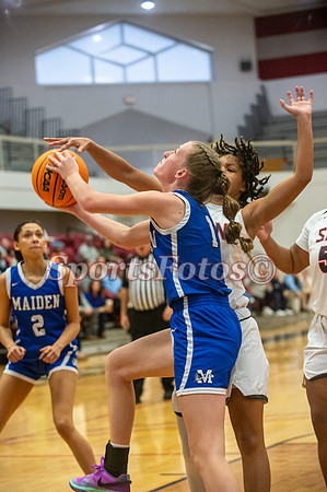 Maiden vs Saint Girls-100
