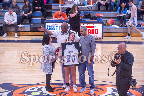 FTF varsity WBB9 vs E Lincoln-104