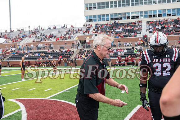 LR24 FB2 vs Tiffin-105