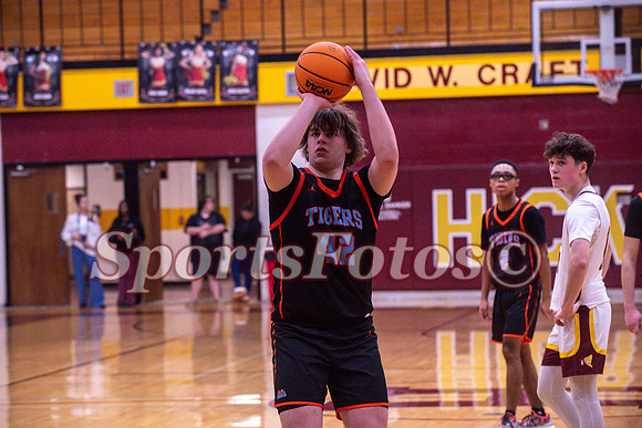 Varsity MBB5 vs Hickory-119