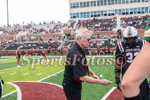 LR24 FB2 vs Tiffin-106